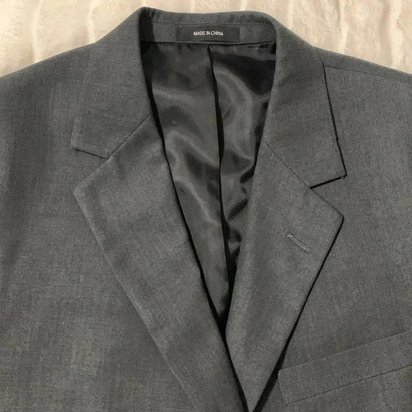 Men’s Van Heusen Sports Coat Size 40R Charcoal Gray EUC - Picture 4 of 9